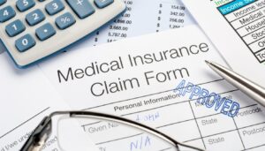 أنواع مختلفة من وثائق التأمين المتعلقة بعقود البيع موضحة بشكل بصري